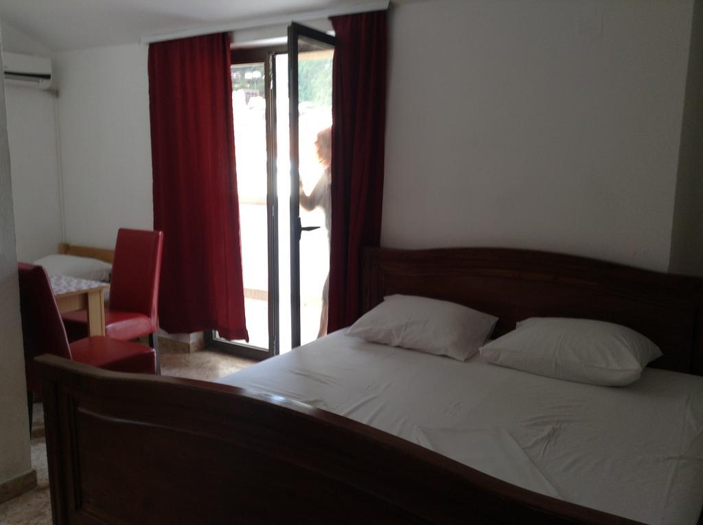 Kuca Tomovic Hotel Budva Buitenkant foto